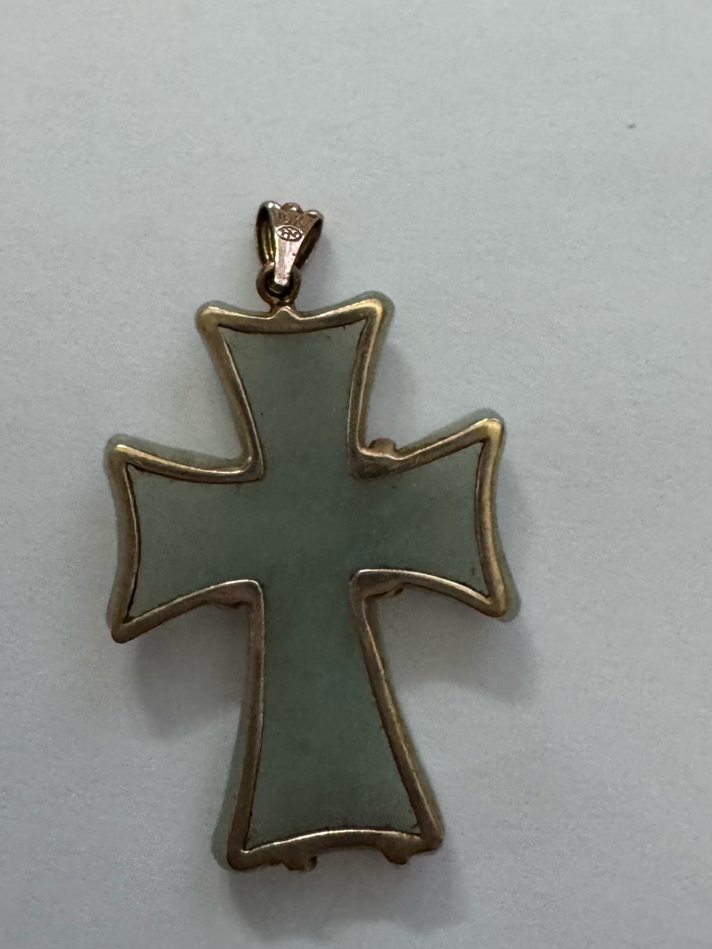 Jade cross pendant with 10K gold wired - Picture 5 of 6
